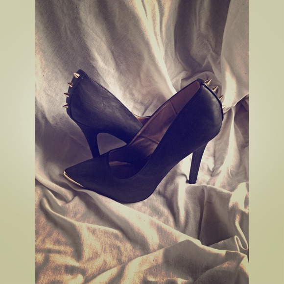 Black Leather and Gold Plated Toe Pumps