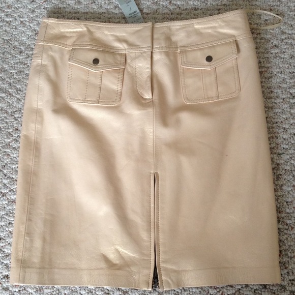 Cache soft leather skirt, NWT