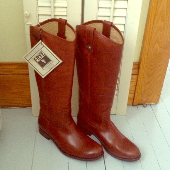 Frye Melissa button boots new!! Sz 8 1/2