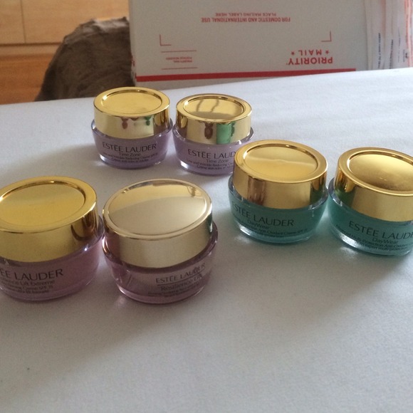 🙏REDUCED to $20 for 2👏‼️ Estee Lauder cream