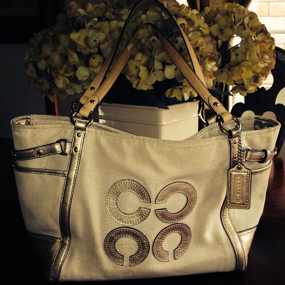 💯% Authentic Coach Canvas Natural Tote 16756