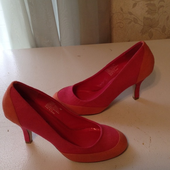 Size 7 pink with orange high heel shoes