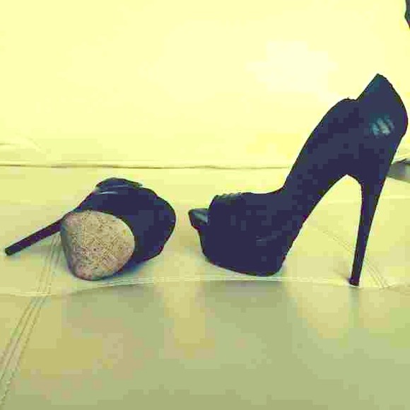 L. A.M.B black high heels size 37