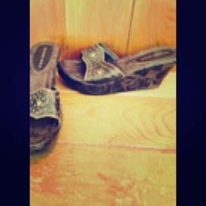 Sandles