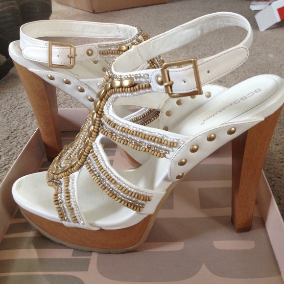 BCBG Generation white Barcelona heels - Picture 3 of 3