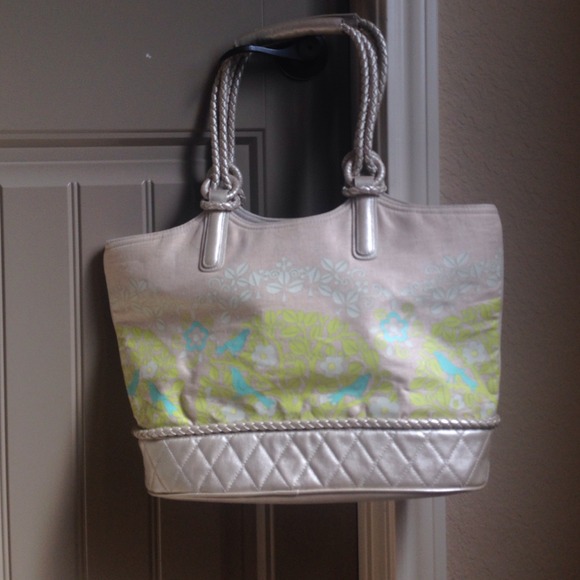 Vera Bradley Large Light Tan w/ Design Purse Tote