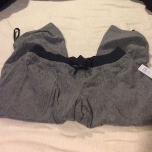 Brand new with tags Athleta Allegro Capris