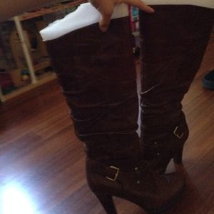 Authentic guess boots !!