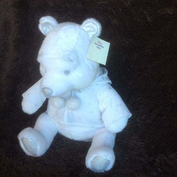 Disney Snowflake Pals ❄️ Winnie the Pooh Plush Toy - Picture 2 of 3