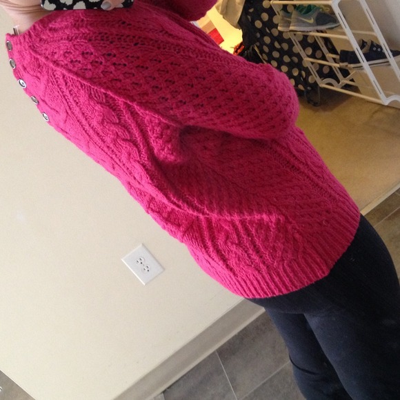 Sweater - Picture 4 of 4