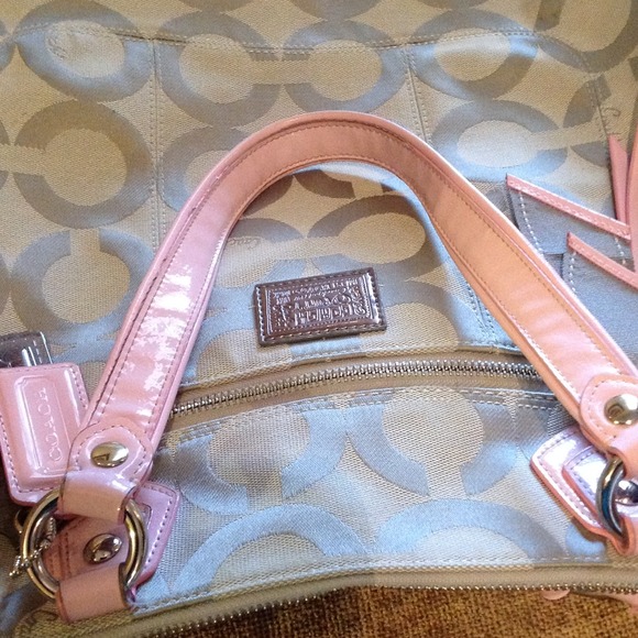 SOLD**Additional listing for Coach Poppy Glam Bow
