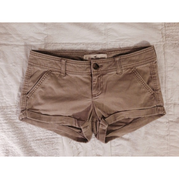 Hollister Pants - ↠ HCO khaki shorts. ↞