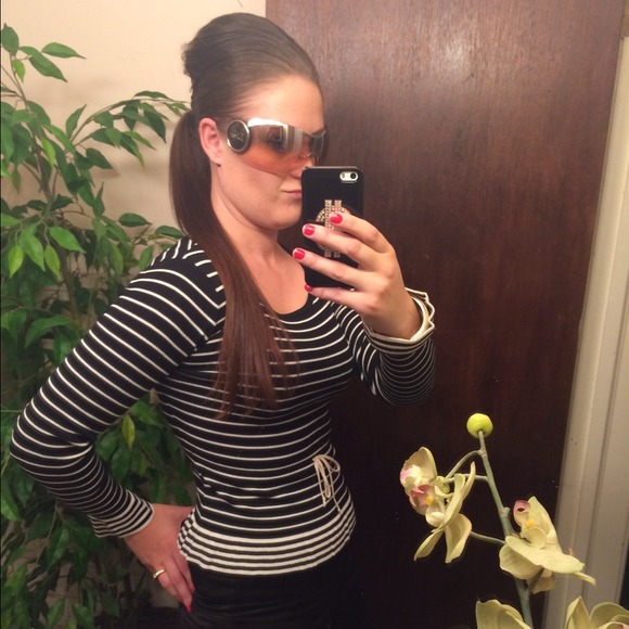 💕Super cute girly top!!💕