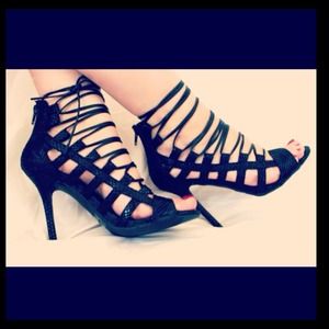 Wild diva black peep toe strappy heels