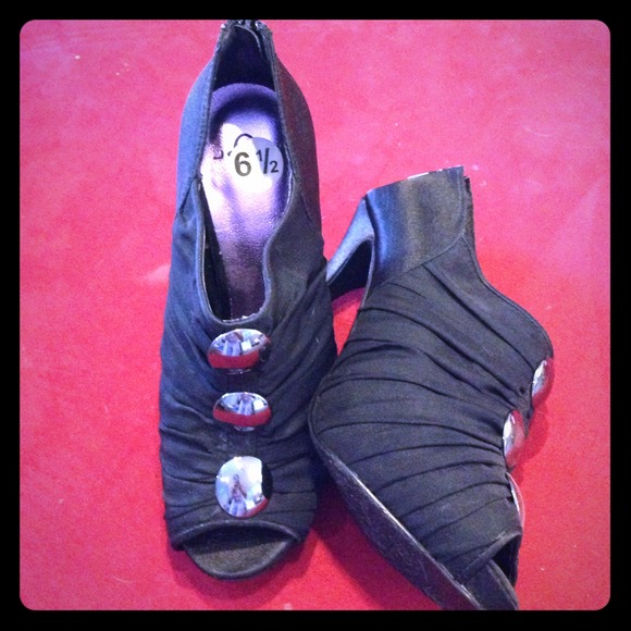 NWT!  Never worn-Black booties