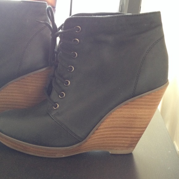 Booties - Picture 4 of 4