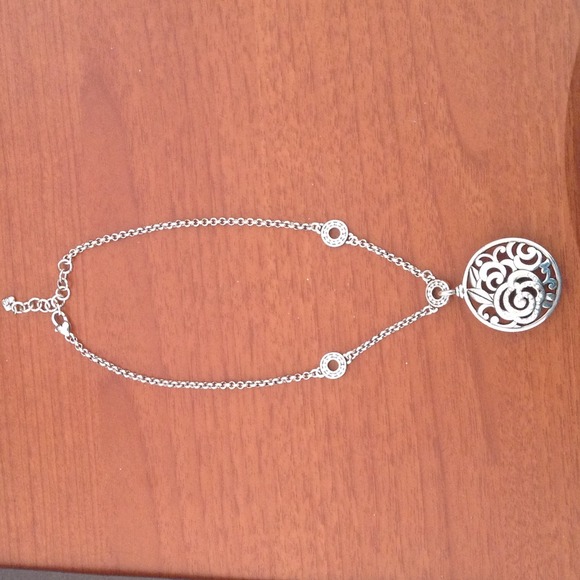 Rose necklace with diamond beads.