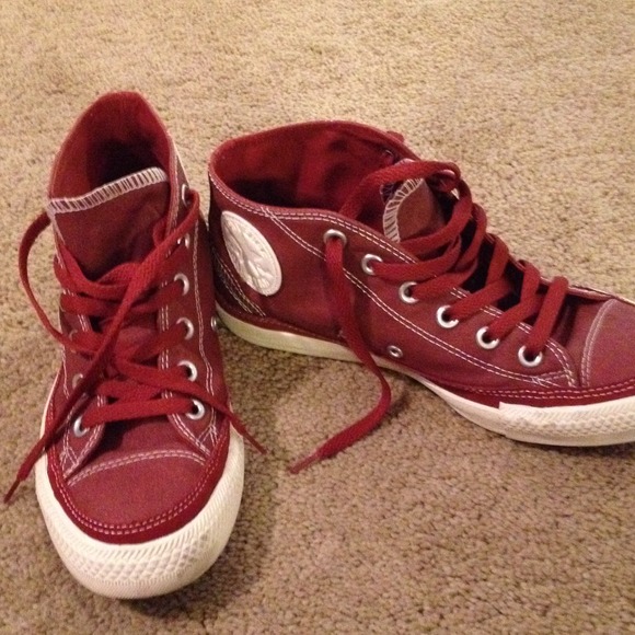 Converse. Red