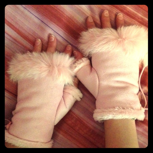 Cute pink fuzzy no finger gloves
