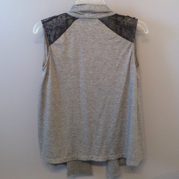 ❌SOLD❌Forever 21 Sleeveless Flowy Grey Shawl/Cover - Picture 3 of 4