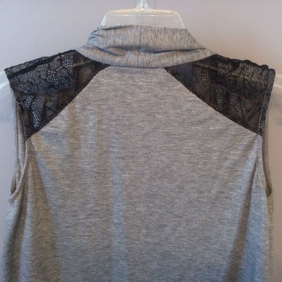❌SOLD❌Forever 21 Sleeveless Flowy Grey Shawl/Cover - Picture 4 of 4