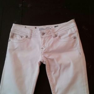 Rocking white Miss Me jeans sz28