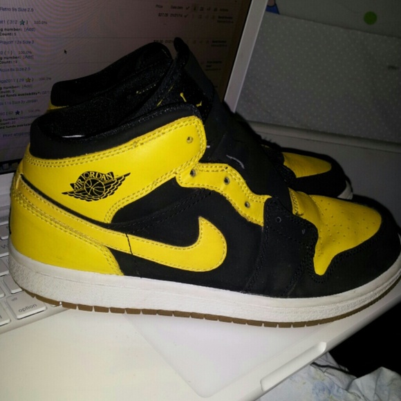 New love jordan 1s size 2.5 - Picture 2 of 3