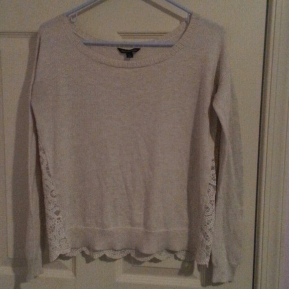 cream american eagle sweater
