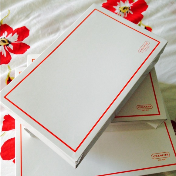 Coach Boxes‼️1 BOX‼️