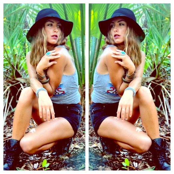 📍SOLD📍Black floppy hat