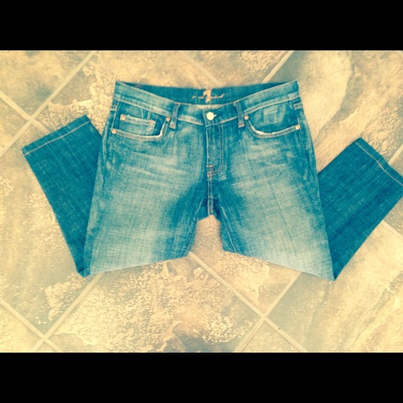 7 for all Mankind Denim - 🎉🎉HOST PICK 4/13🎉🎉7 for all Mankind Capri's