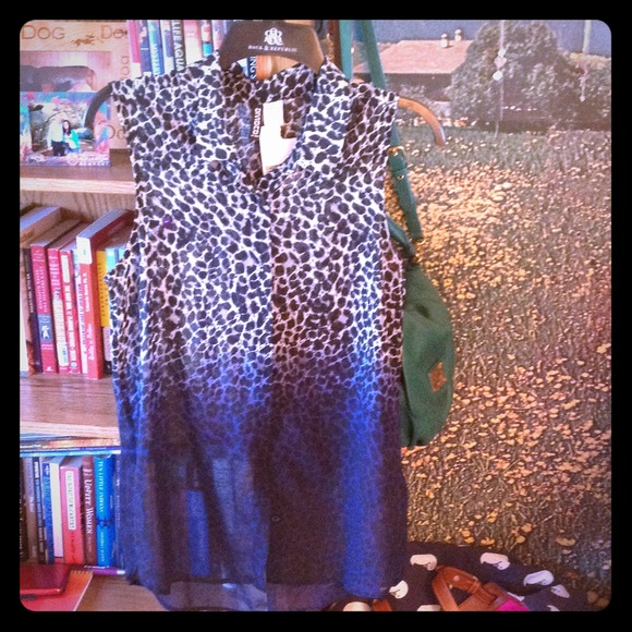 🚫SOLD🚫Ombré sheer cheetah top