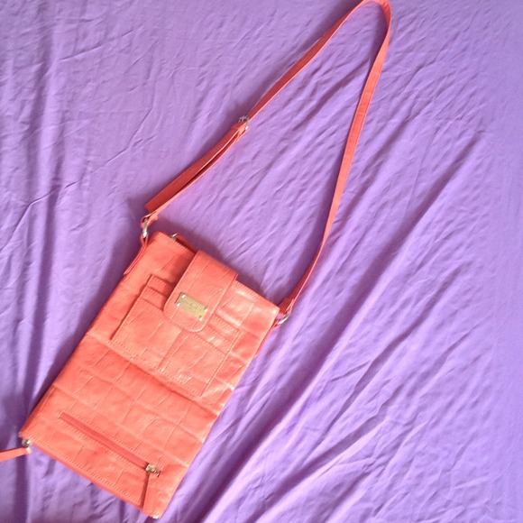 Nine West crossbody - Picture 2 of 2