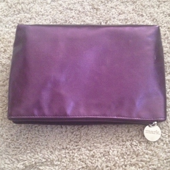 Metallic purple cosmetic bag - Picture 1 of 2