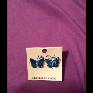 NWOT BLUE BUTTERFLY EARRINGS