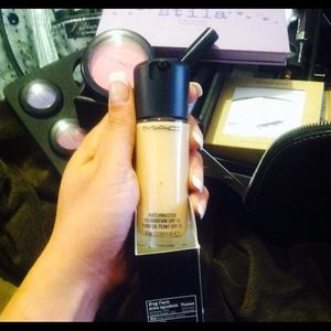 NWB- MAC Matchmaster Foundation SPF 15