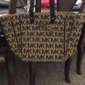 Pretty Mk bag!!