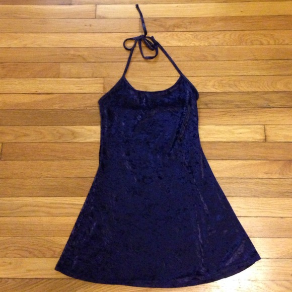 SOLD TOPSHOP velvety halter dress in dark purple - Picture 3 of 4