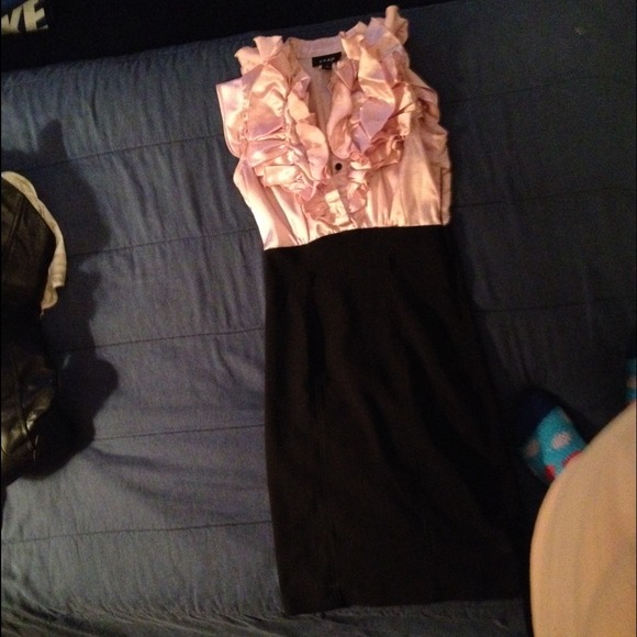 ❌SOLD IN A BUNDLE❌ Super sexy dress - Picture 2 of 4