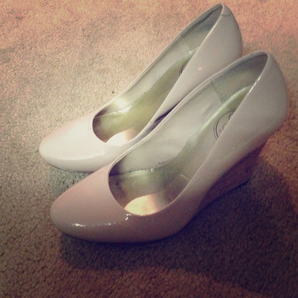 Jessica Simpson Nude Wedges