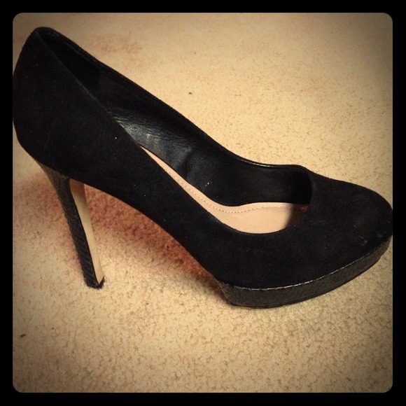 Vince Camuto Black Suade Heels