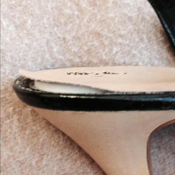 Heels - Picture 4 of 4