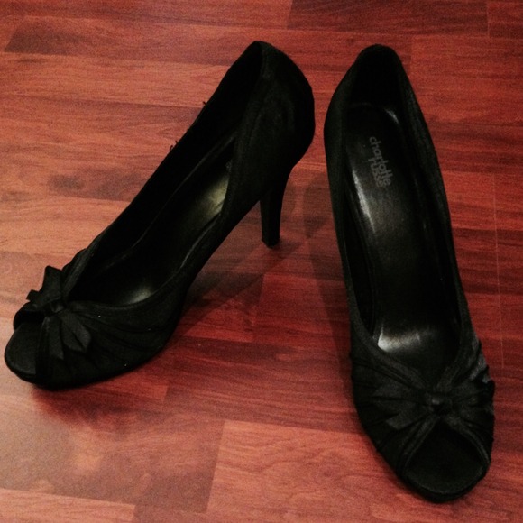 Heels - Picture 2 of 4