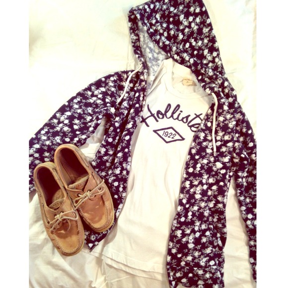 Hollister Short Sleeved Tee