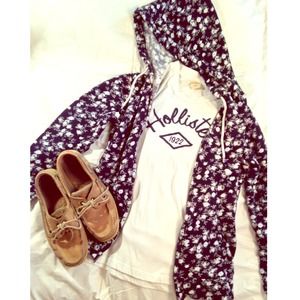 Hollister Short Sleeved Tee