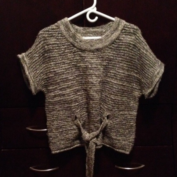 ⛔️bundled⛔️Short sleeve boxy tie sweater