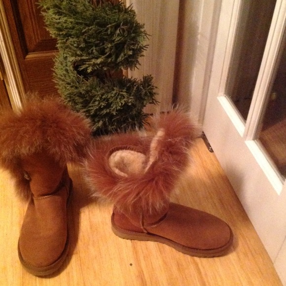 Chestnut fur Uggs🚫NO LONGER AVAILABLE🚫