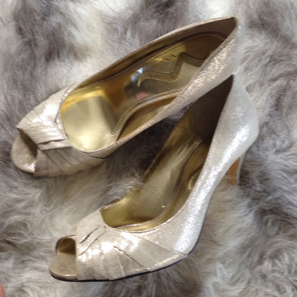 Gold beige shoes