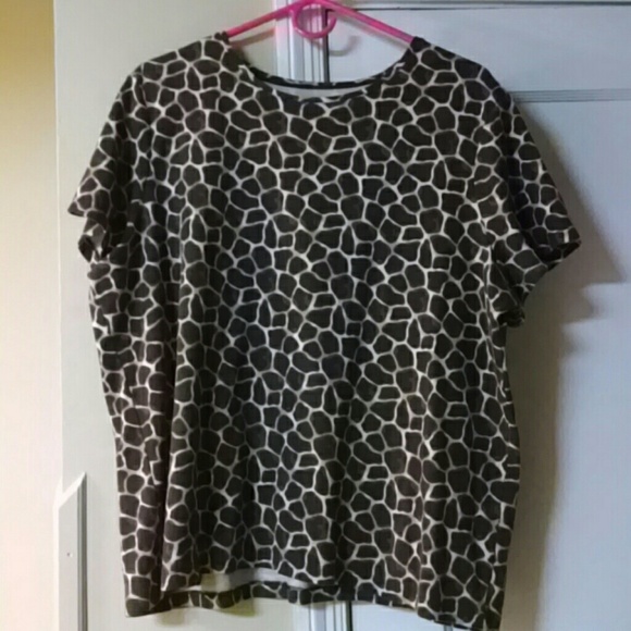 Giraffe Tee!