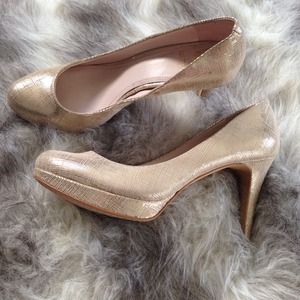Vince camuto gold shoes